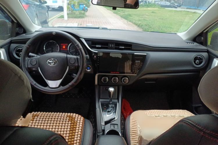 Used Toyota Corolla 2018 1.2T S-CVT GL-i Zhihui Edition Center Console