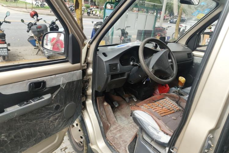 Used Wuling Rongguang 2012 1.5L Extended Basic Version Driver Seat