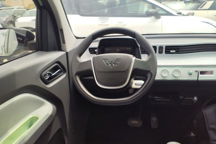 Used Wuling Hongguang MINIEV 2022 Macaron Premium Model – Lithium Iron Phosphate Steering Wheel