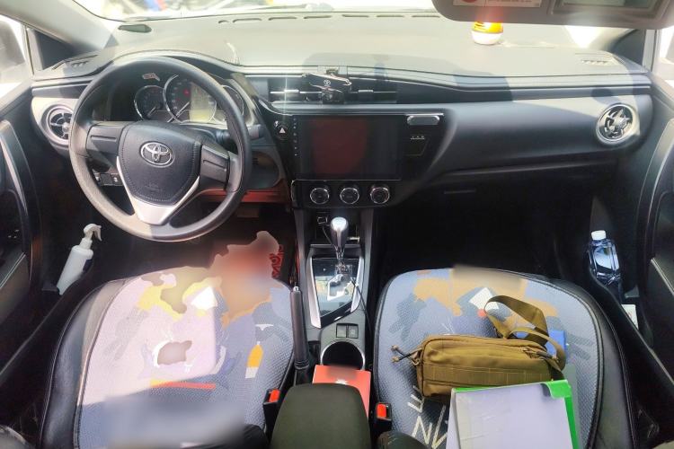 Used Toyota Corolla 2017 Revised Version 1.2T S-CVT GL Center Console