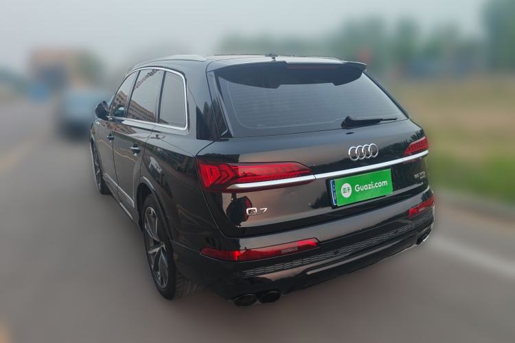 Used Audi Q7 2021 55 TFSI quattro S line Sport model
