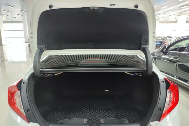 Used Honda Civic 2019 220TURBO CVT Dynamic Edition China VI Trunk