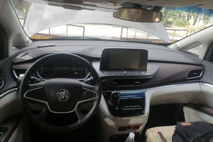 Used Buick GL8 2023 Land Executive Class Comfort Model
