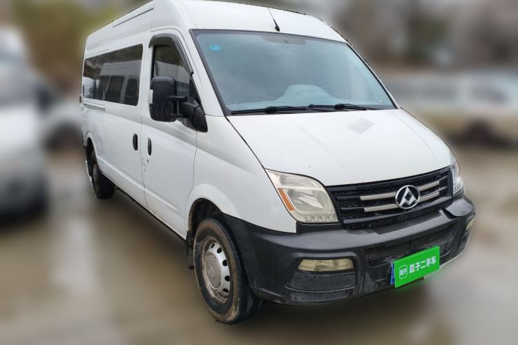 Used SAIC MAXUS Xintu V80 2019 2.5T Classic Model 6-Speed Manual Aotong Long Wheelbase Mid-Height 7-Seater