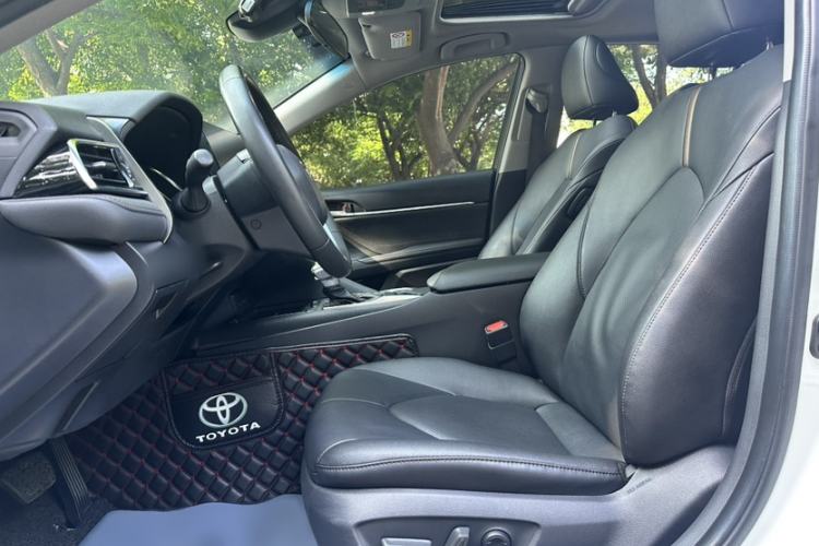 Used Toyota Camry 2021 2.0G Luxury Edition
