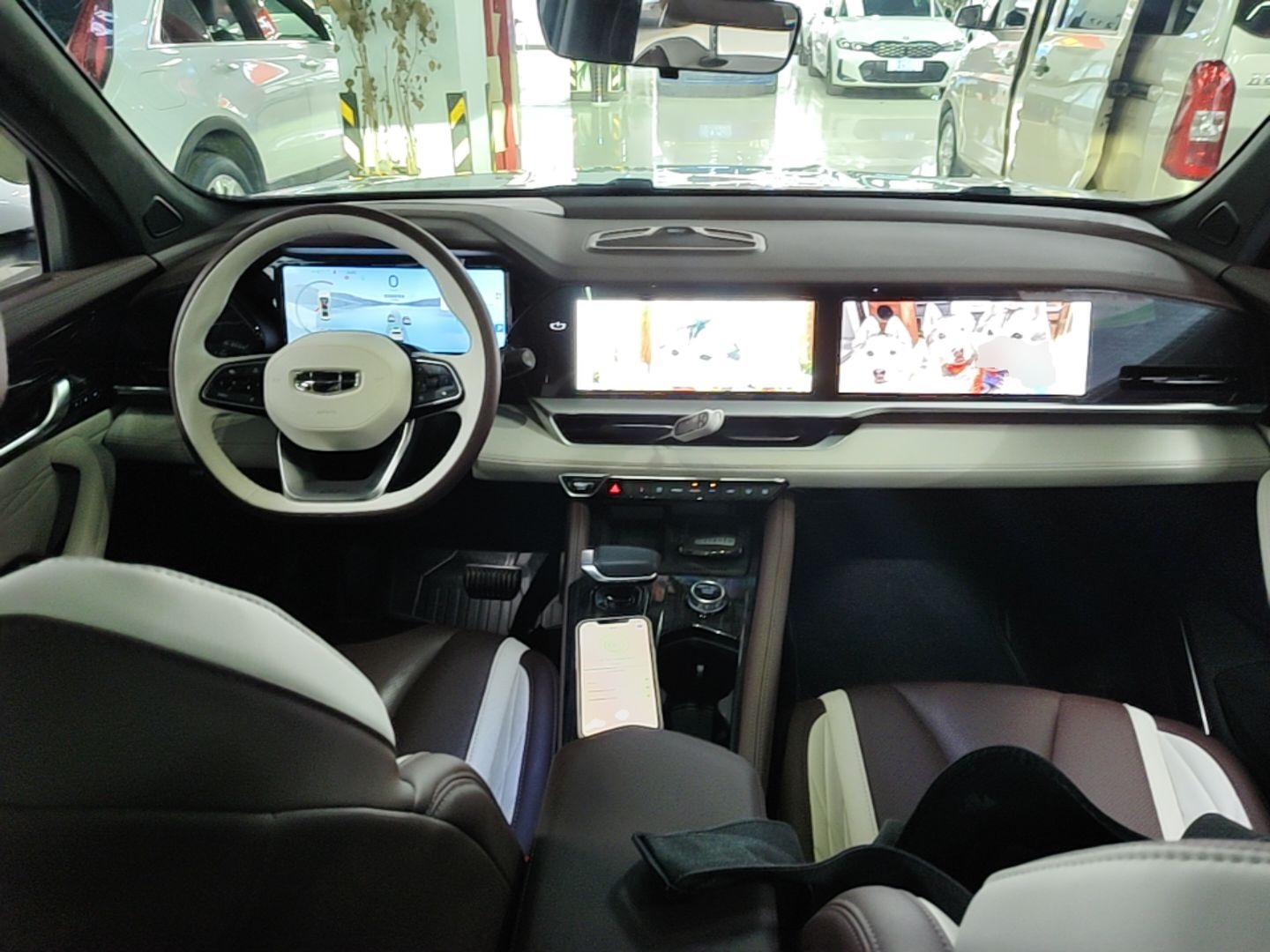 Geely Auto Monjaro L 2021 2.0TD DCT EVO Two-Wheel Drive Prestige Version — снимка 12