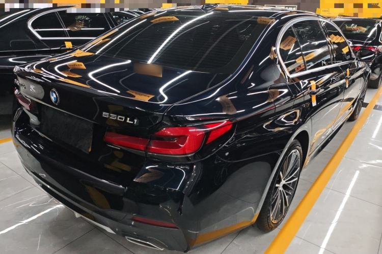 Used BMW 5 Series 2023 530Li Leading Model M Sport Package Rear Right 45 Deg