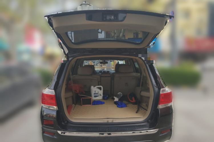 Used Toyota Highlander 2012 2.7L Two-Wheel Drive 7-Seater Luxury Edition Trunk