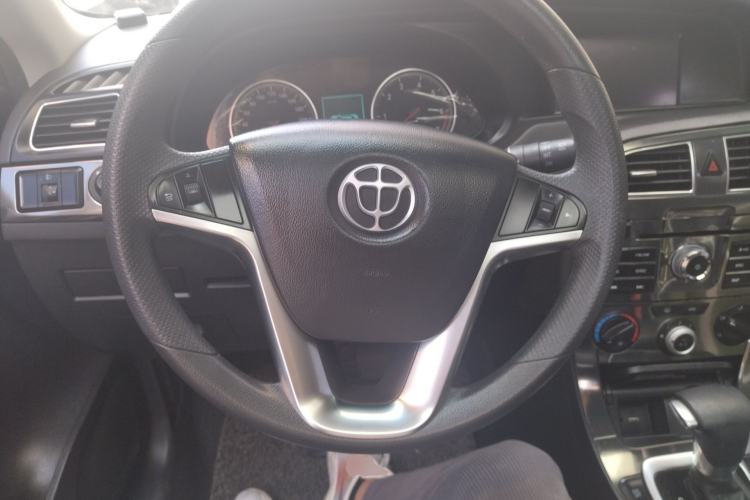 Used Brilliance V5 2014 1.5T Automatic Two-Wheel Drive Sport Model Steering Wheel