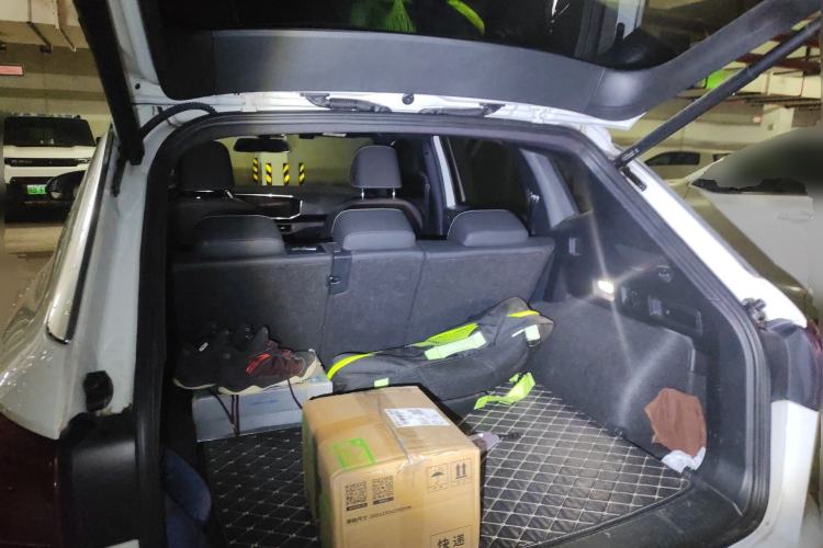 Used Volkswagen Tayron 2020 380TSI All-Wheel Drive R-Line Connected Version Trunk