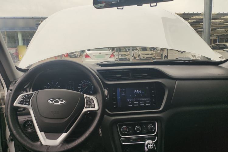 Used Chery Tiggo 3 2016 1.6L Manual ZhiShang Edition Center Console