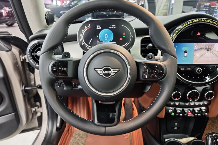 Used MINI MINI 2023 2.0T COOPER S Artist
