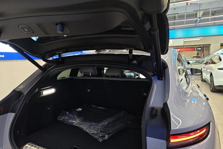 Used Nio ET5T 2025 75 kWh Touring Trunk