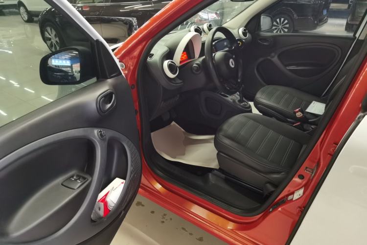 Used smart forfour 2016 1.0L 52 kW Dynamic Edition