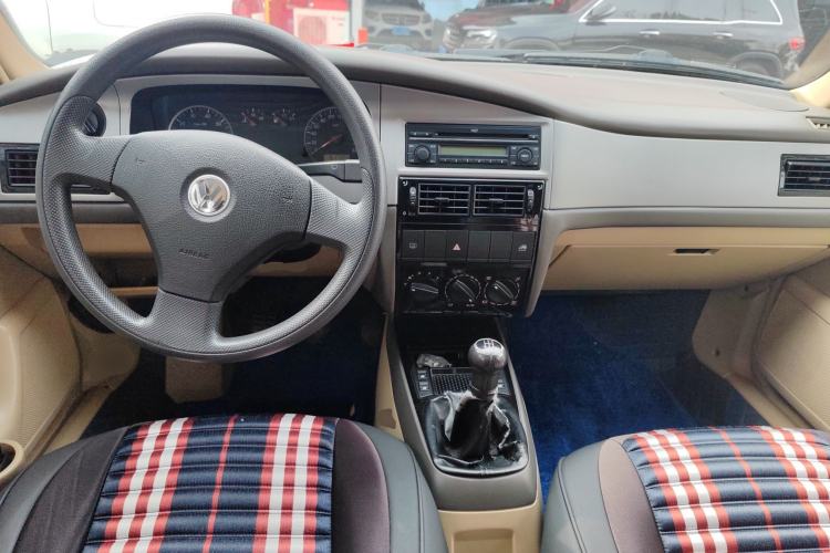 Used Volkswagen Santana Vista 2008 1.8L Manual Sishang Model Center Console