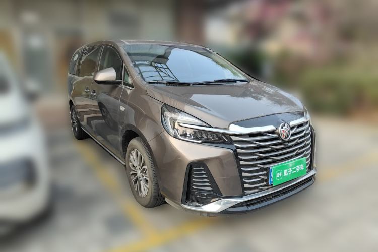 Used Buick GL8 2023 Facelifted Land Cruiser Executive Luxury Version Front Right 45 Deg