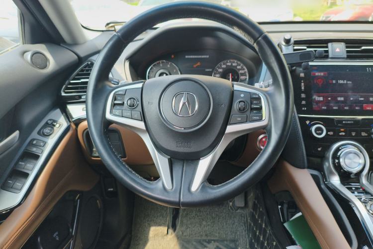 Used Acura CDX 2016 1.5T Two-Wheel Drive Deluxe Edition