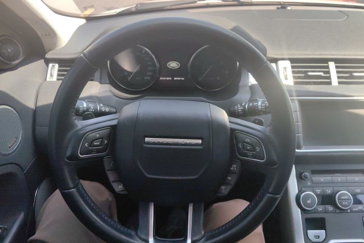 Used Land Rover Range Evoque 2015 2.0T Five-Door Fashion Edition Steering Wheel