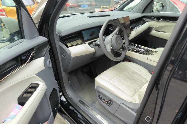 Used Zeekr 009 2024 7-Seater Walk-Through Version Four-Wheel Drive 108 kWh