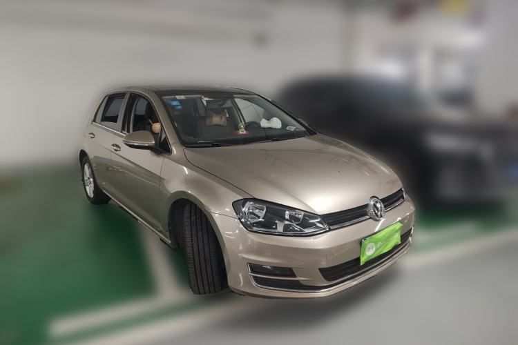 Used Volkswagen Golf 2016 1.6L Automatic Comfort Model Front Right 45 Deg