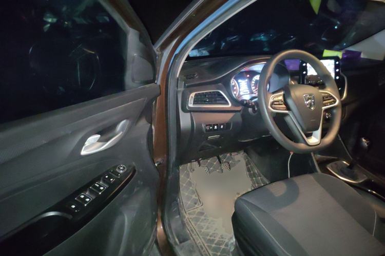 Used Baojun 730 2019 1.5T Manual Fashion Model 7-seater National V