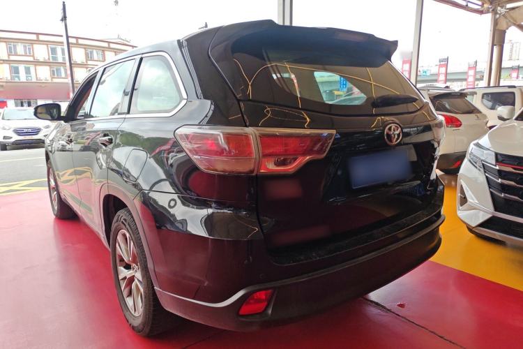 Used Toyota Highlander 2017 2.0T Two-Wheel Drive Elite Version 7 Seats Exterior 2