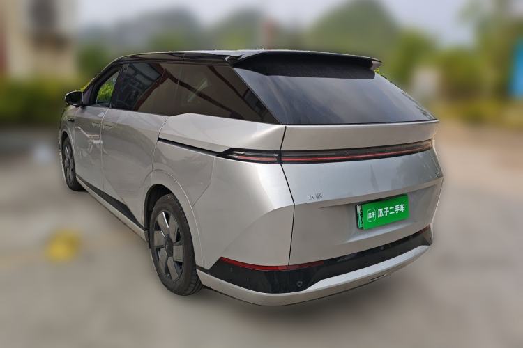 Used XPeng X9 2024 702 Ultra-Long Range Pro Rear Left 45 Deg