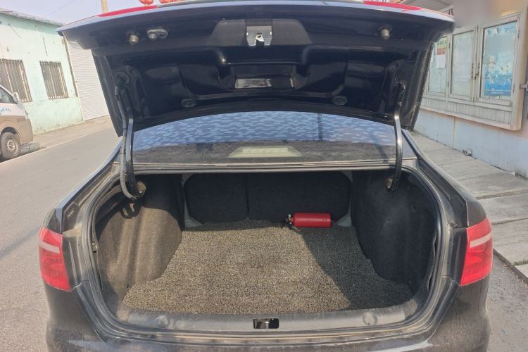 Used Volkswagen Lavida 2013 Restyled Classic 1.6L Manual Comfort Edition Trunk