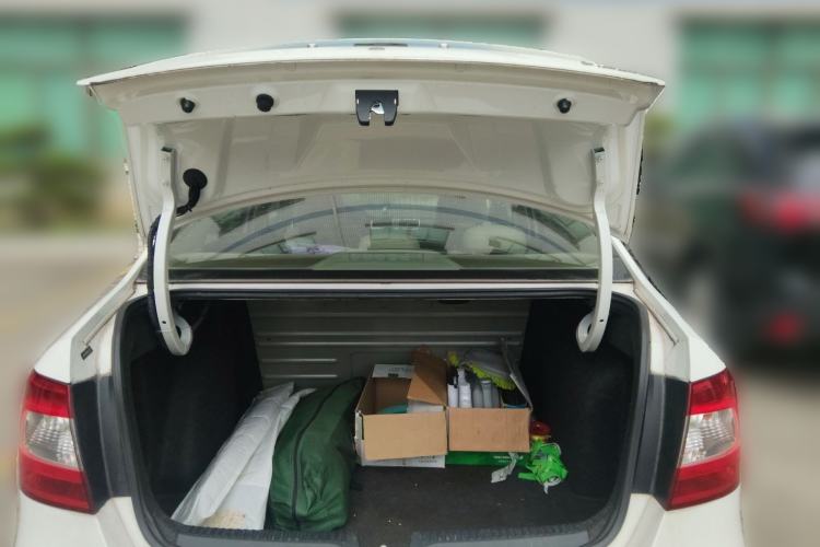 Used Skoda Rapid 2015 1.6L Automatic Smart Selection Model
