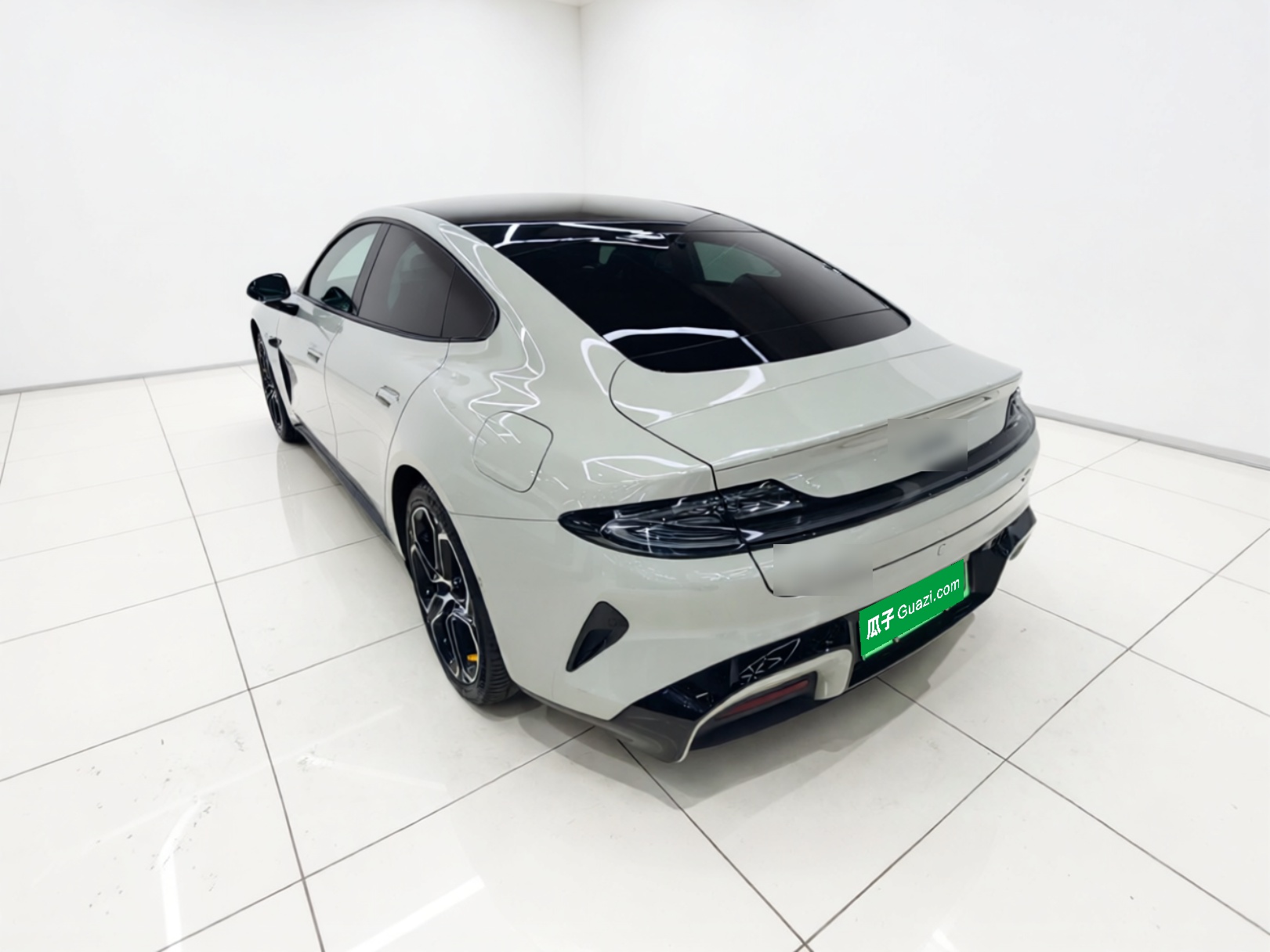 Xiaomi Auto SU7 2024 Rear-Drive Ultra-Long Range Advanced Pro-Level Intelligent Driving Version — снимка 4