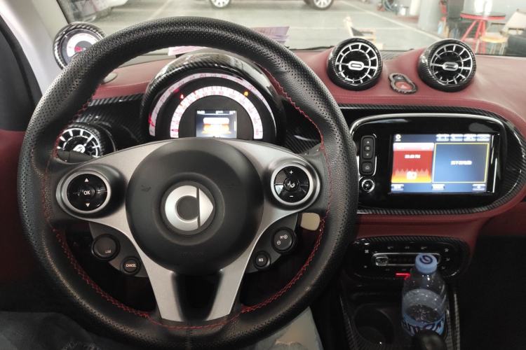 Used smart fortwo 2018 0.9T 66kW Hardtop Pioneer Edition China V Emission Standard
