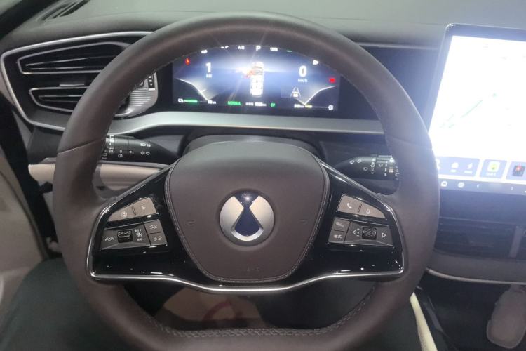 Used Denza D9 2024 DM-i 980 Four-Wheel Drive Prestige Model
