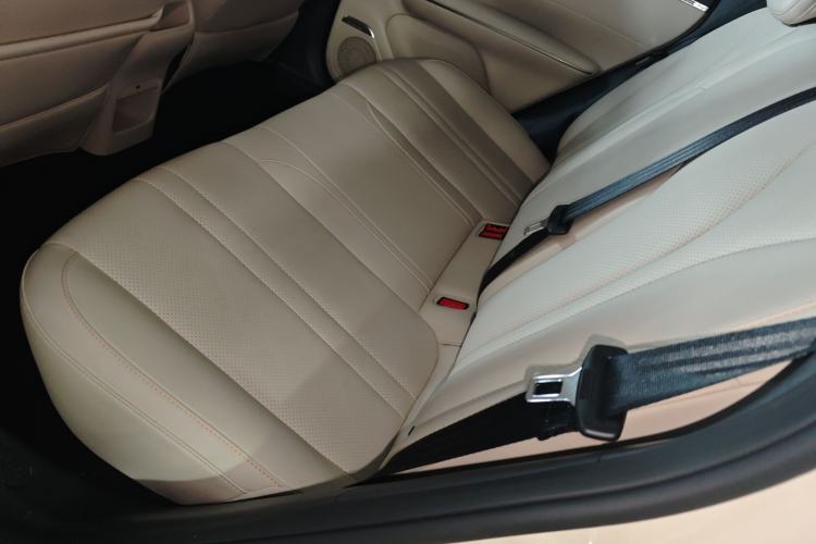 Used Wuling Bingo S 2025 Model 430km Flagship Edition Left Rear Seat