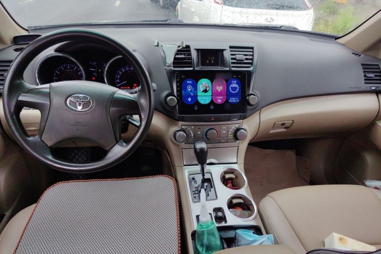 Used Toyota Highlander 2013 2.7L Two-Wheel Drive 5-Seater Purple Gold Edition Center Console