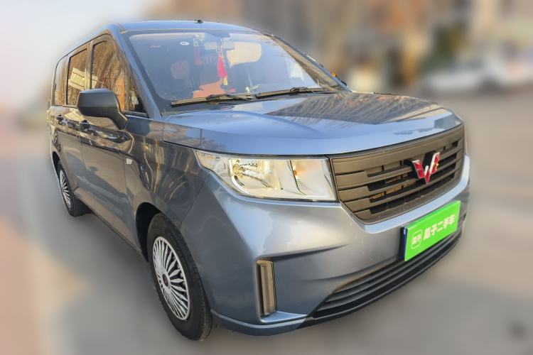 Used Wuling Hongguang PLUS 2019 1.5T Manual Standard Edition 5 Seats
