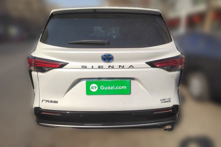 Used Toyota Sienna 2021 2.5L Hybrid Premium Edition
