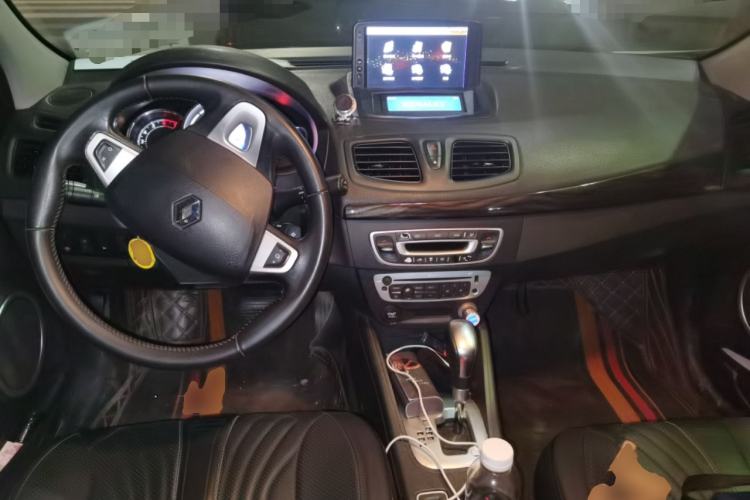 Used Renault Fluence 2013 2.0L Comfort Edition
