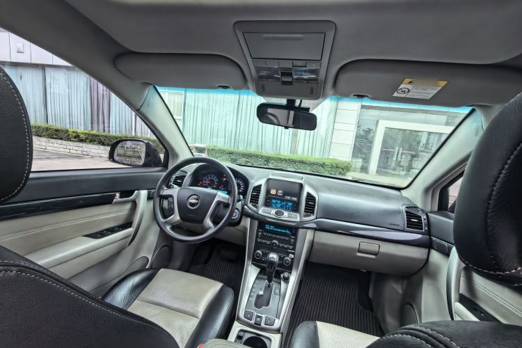 Used Chevrolet Captiva 2014 2.4L 4x4 Luxury Edition 5 Seats Interior 1