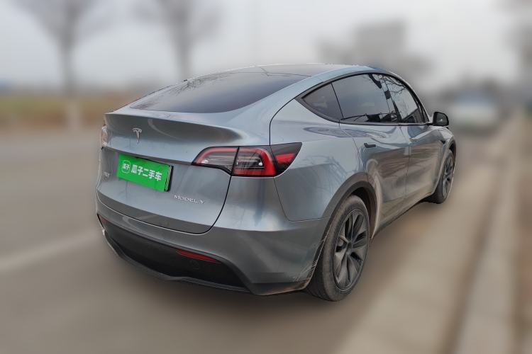Used Tesla Model Y 2023 Rear-Wheel-Drive Version