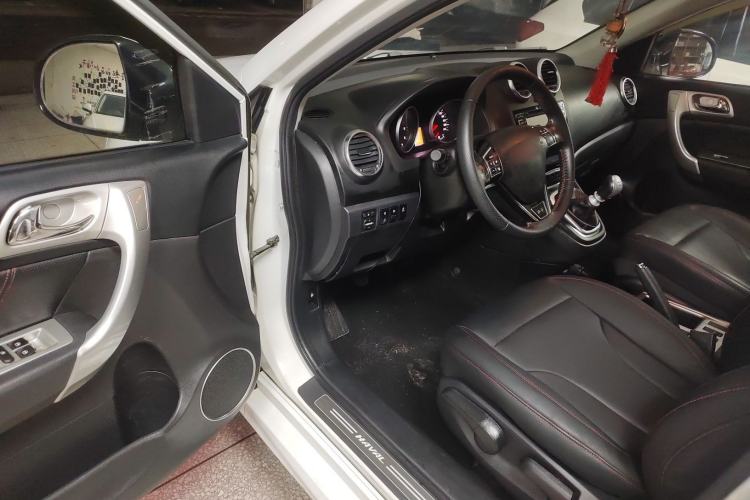 Used Haval H6 2014 Upgraded Model 2.0T Diesel Manual Two-Wheel Drive Elite Version