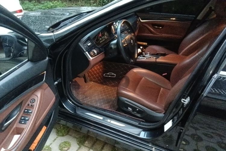 Used BMW 5 Series 2014 520Li Elegant Model
