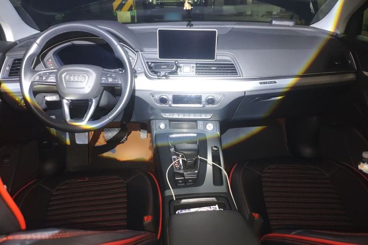 Used Audi Q5L 2020 Updated 40 TFSI Prestige Fashion Edition Center Console