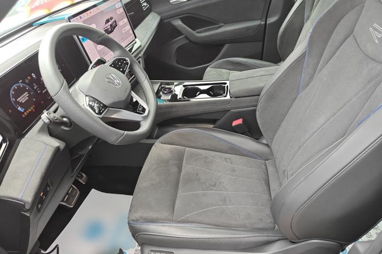 Used Volkswagen Tiguan L 2024 PRO 380TSI Four-Wheel Drive R-Line Prestige Edition Left Front Seat