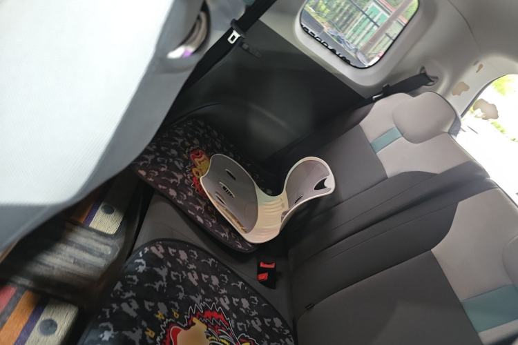 Used CHANGAN NEVO Lumin 2022 155 km – Refreshingly Sweet Edition Left Rear Seat