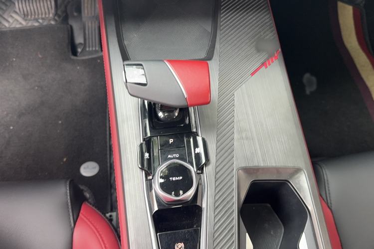 Used Oshan Z6 2023 Blue Whale 1.5T DCT Smart Luxury Model