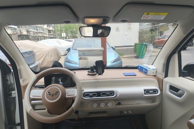 Used Wuling Hongguang MINIEV 2024 3rd Generation 215km Youth Edition Center Console