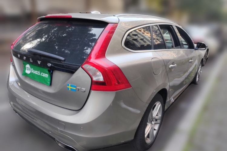 Used Volvo V60 2015 T5 Zhiya Edition

