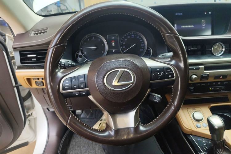 Used Lexus ES 2016 200 Midnight Special Limited Edition
