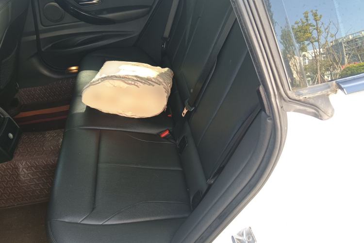 Used BMW 3 Series GT 2018 320i Sport Edition Left Rear Seat