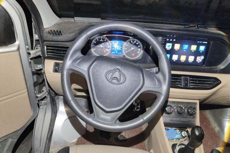 Used CHANGAN KUAYUE Xing V3 2023 1.5L Gasoline Standard Model 5-Seater Passenger Vehicle Steering Wheel